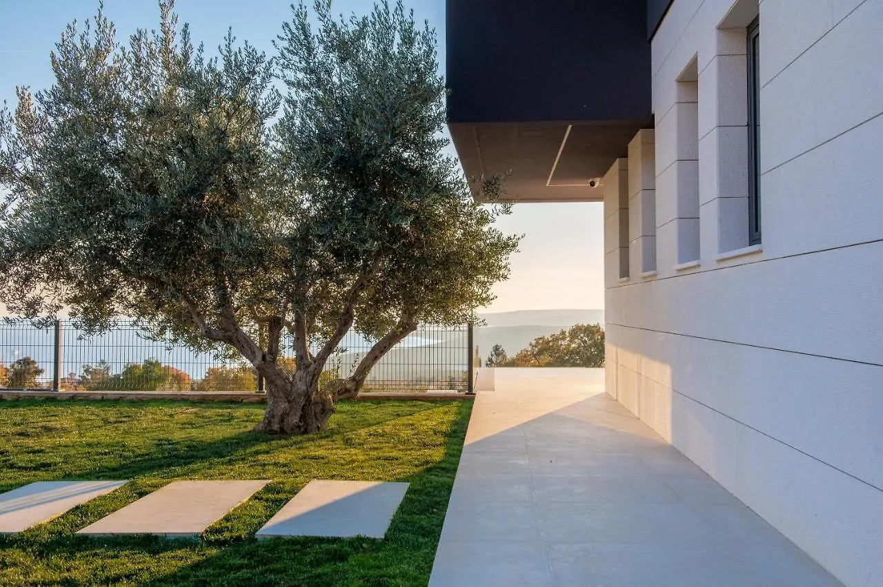 Villa Panoramica Koromacno 0*,  Croatia